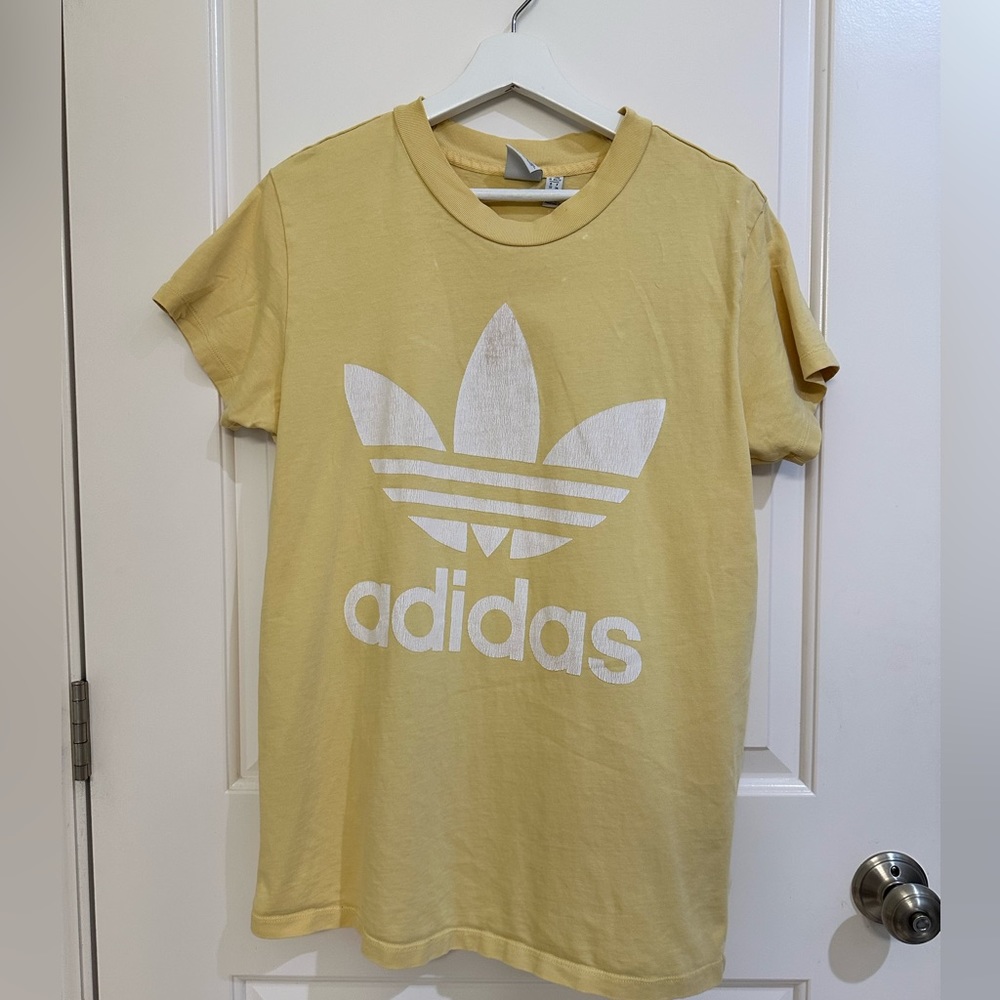 Yellow adidas heavyweight tee size XS